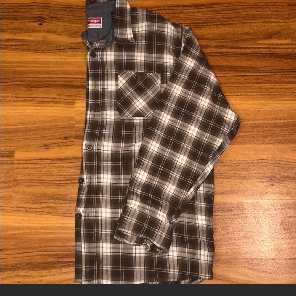 Wrangler flannel long sleeve button down shirt